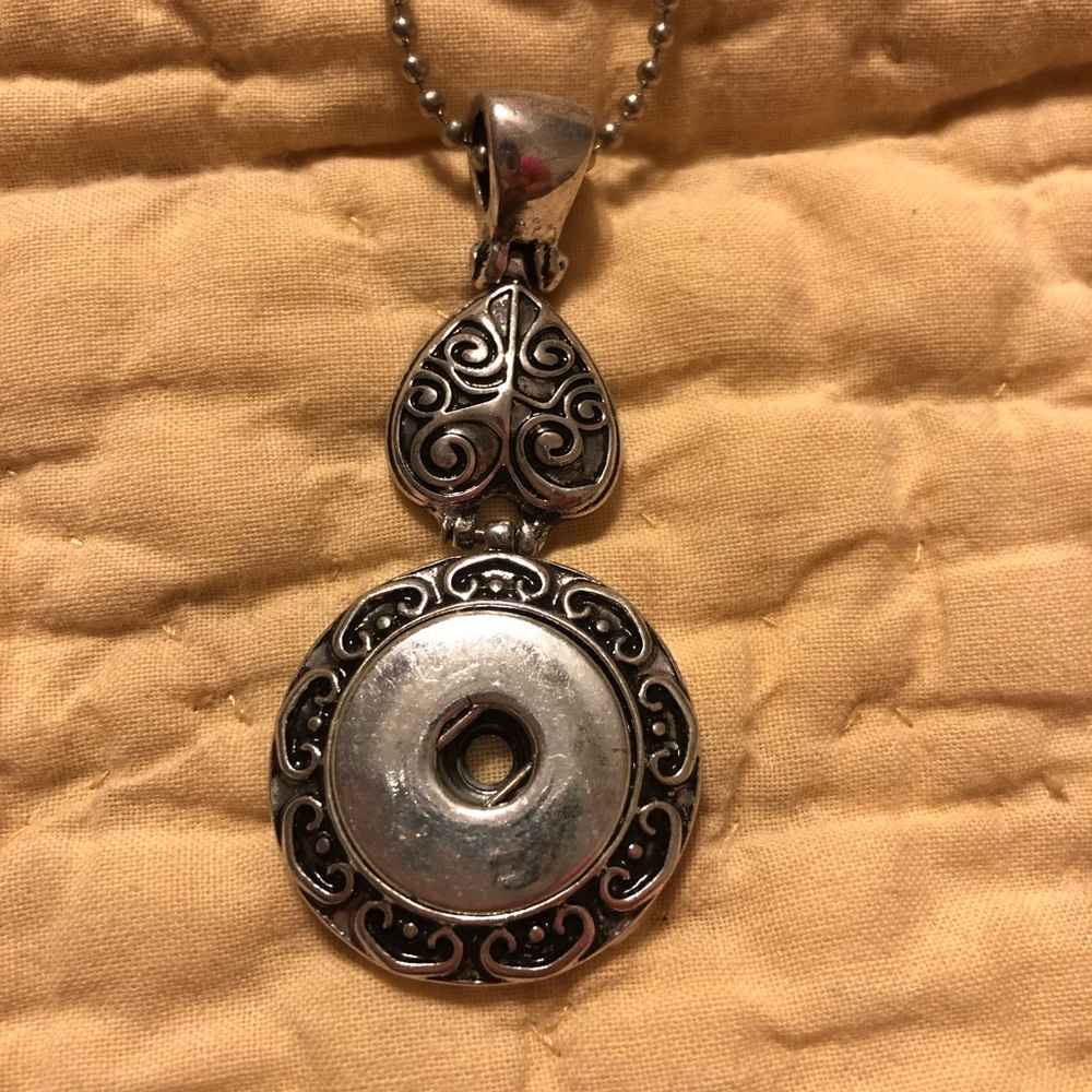 Snap jewelry necklace